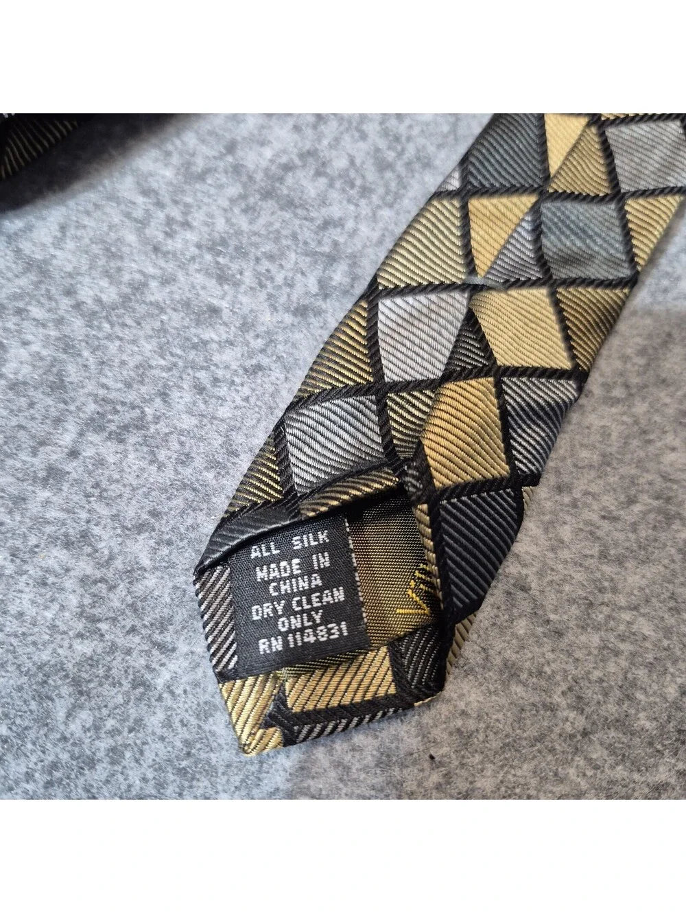 Roberto Villini Coleziione Silk Tie Geometric Pattern Gray Gold Designer Necktie
